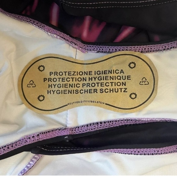 Swimsuit Women's Sz S One Piece Pink/Purple/Black Ombré Built in Bra Crisscross - Picture 8 of 10